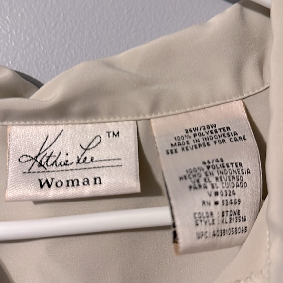 Kathy Lee Woman 26W/28W Button up Top - Picture 3 of 4